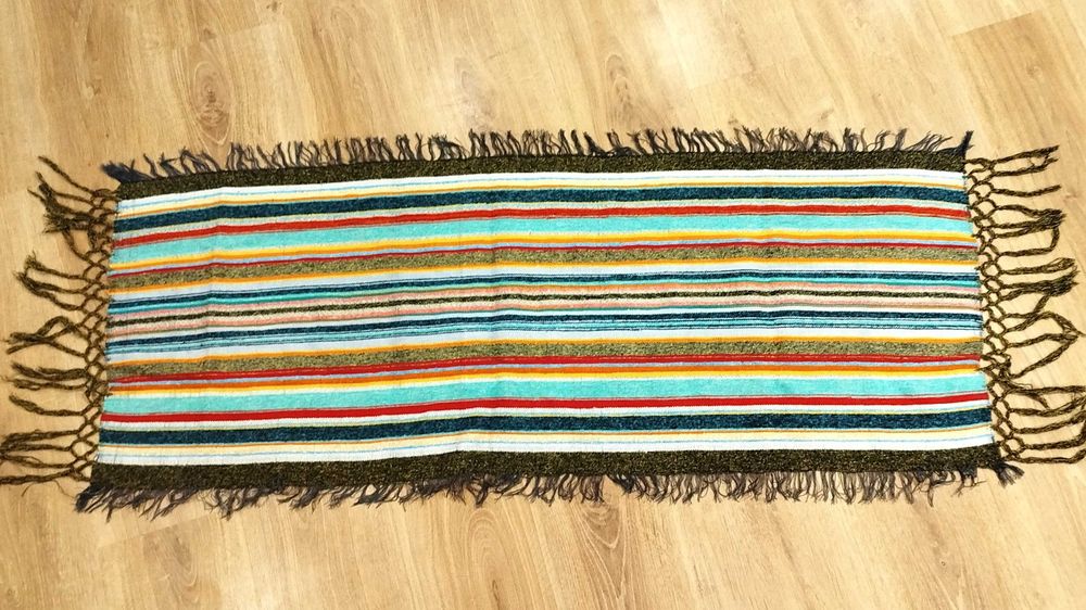 Obrus, kilim z frędzlami, wełniany, pasiasty 148x52 cm.