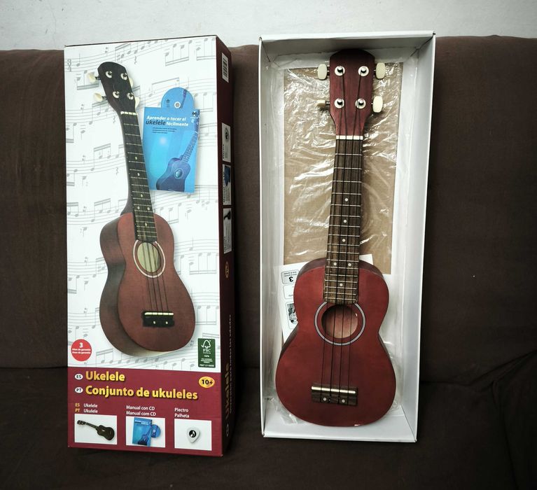 Conjunto Ukulele novo