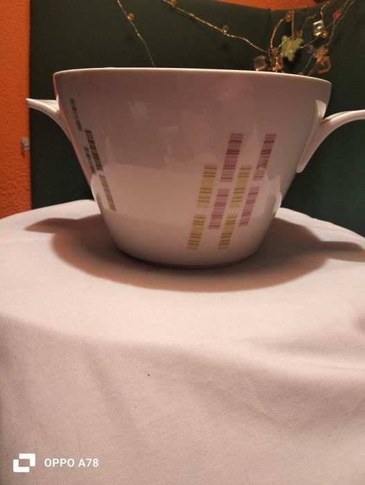 Porcelanowa waza na zupę lub miska