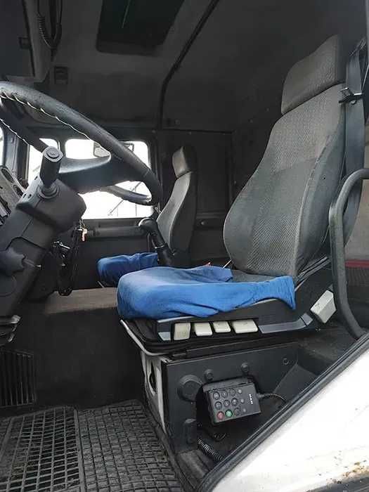 Samochód ciężarowy skrzynia MAN 13.284 DMC 11,5 tony