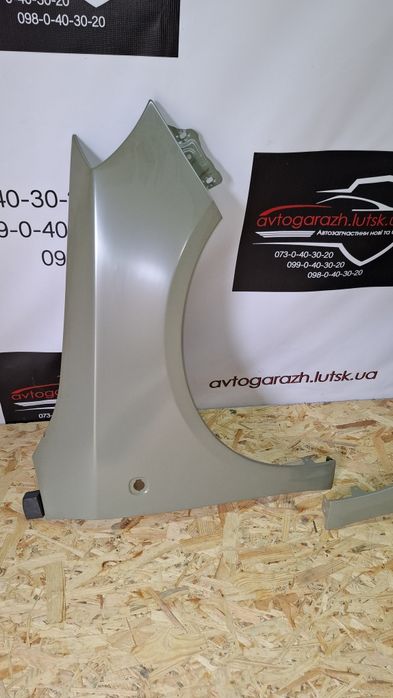 Крило крыла Skoda Fabia roomster Фабия румстер фабіа