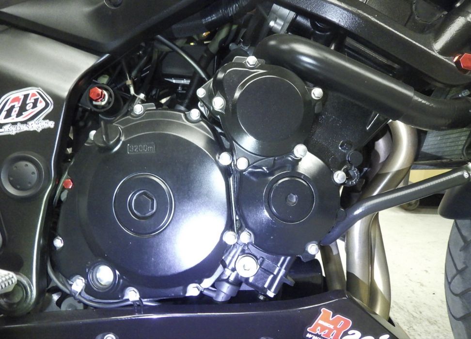 Suzuki GSR-750 Сузуки з Японії