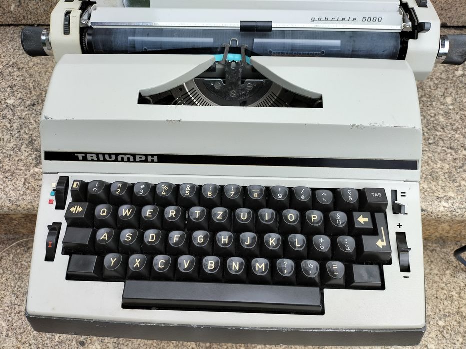 Máquina de escrever triumph Gabriele 5000
