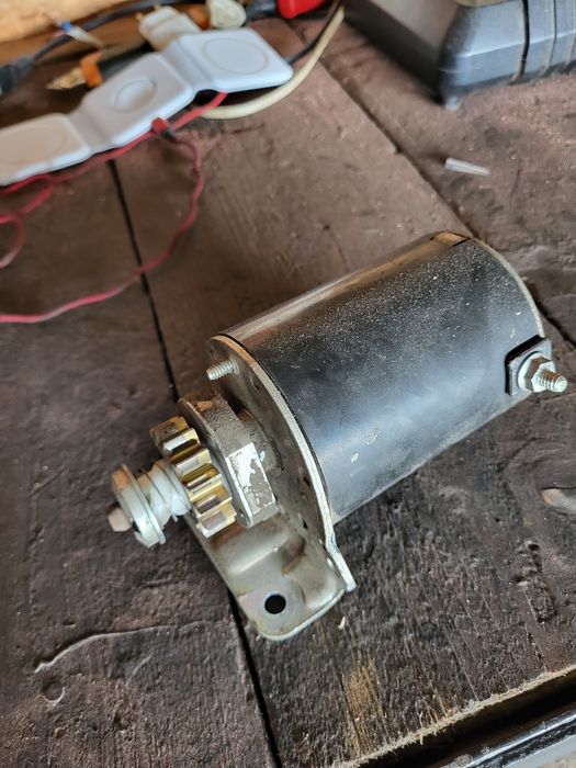 Rozrusznik Briggs & Stratton do traktorka kosiarki | Oryginał 12V