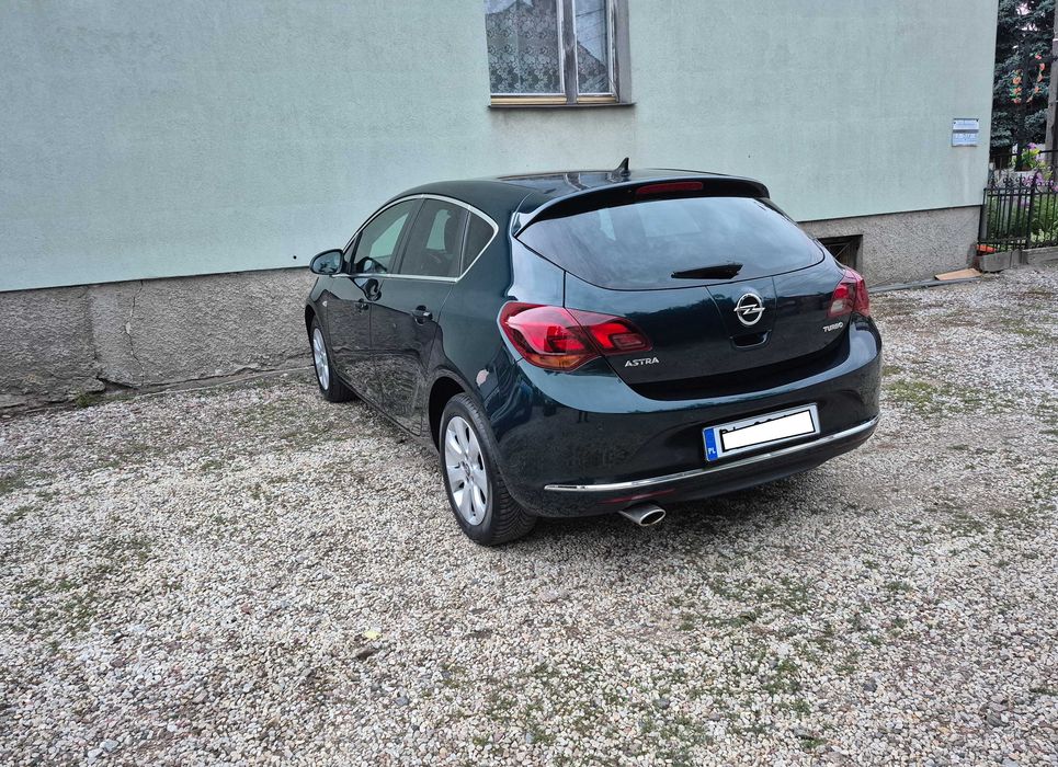 Sprzedam Opel Astra J 1,4 benz 140kM 2014 rok produkcji