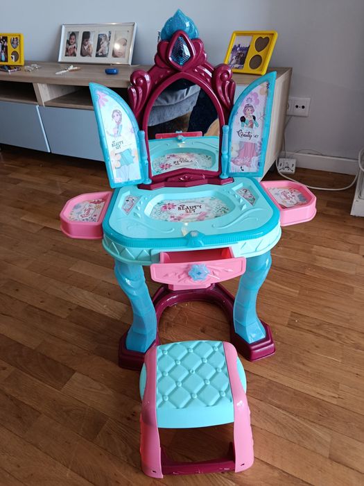 Penteadeira Infantil com luzes e musicas