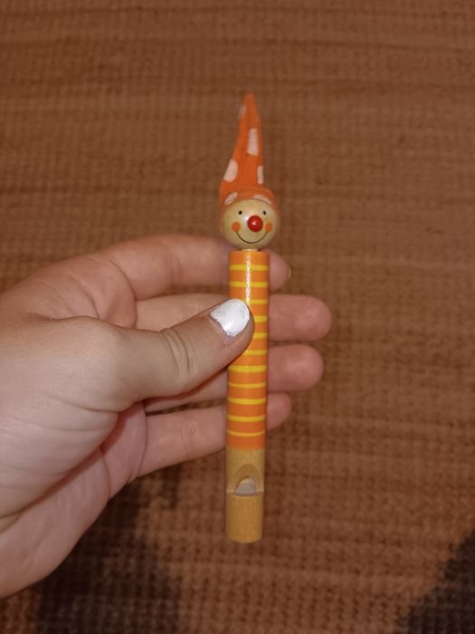 Apito/flautinha de madeira