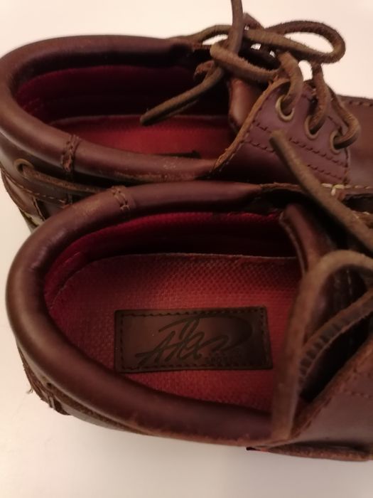 Sapatos de vela  em pele  T 32