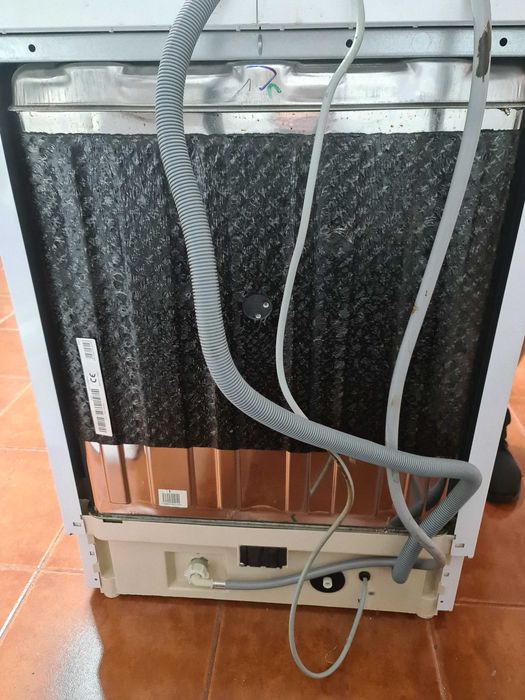 Máquina de lavar loiça Candy com garantia