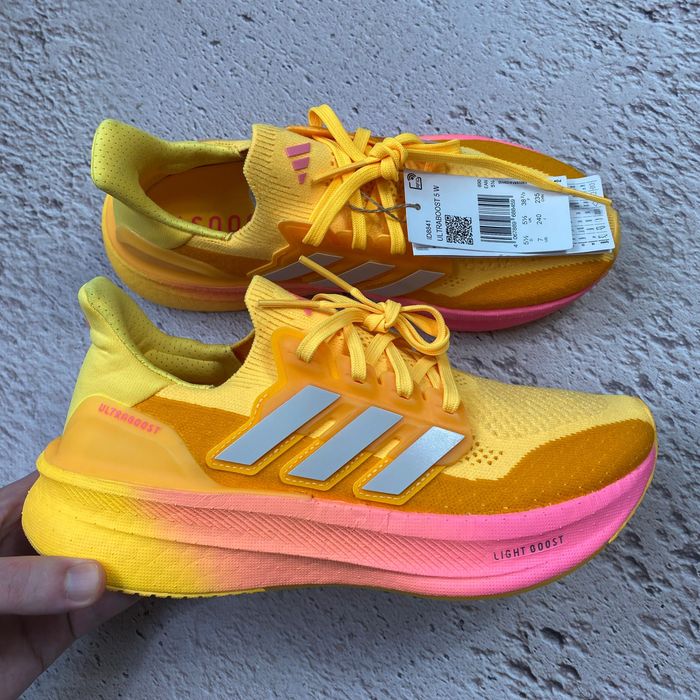 id8841 оригінал adidas ultraboost light 5 бігові кросівки primeknit