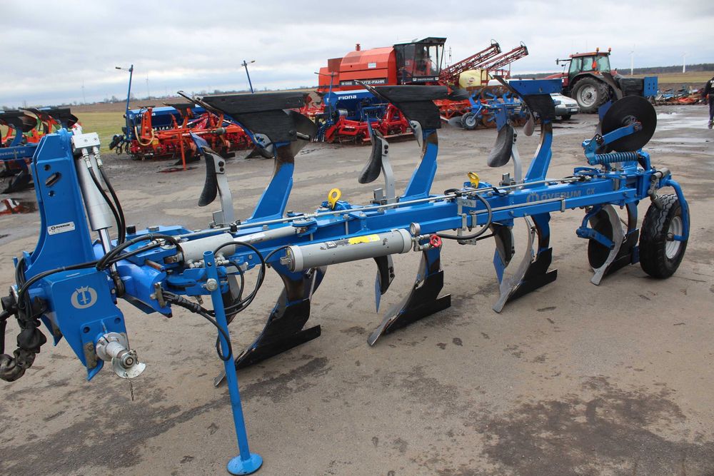 Pług Overum CX 4 skibowy vario  obrotowy kuhn kverneland