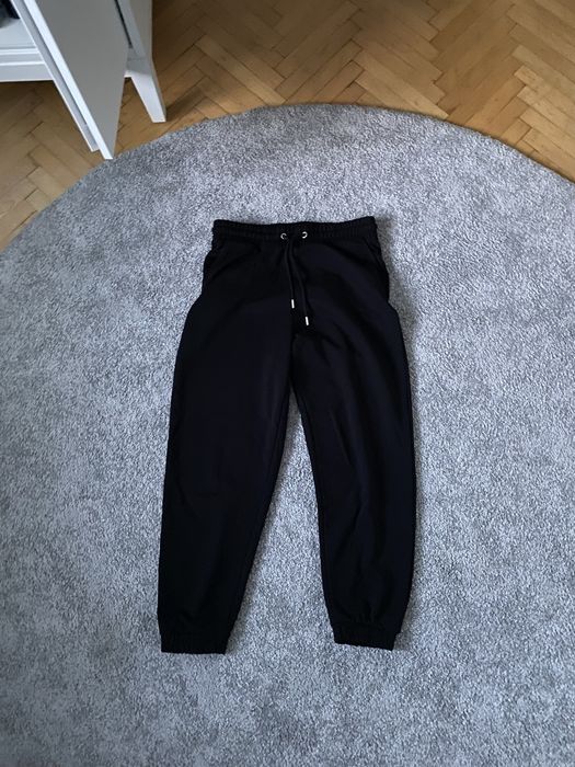 dresy czarne stradivarius