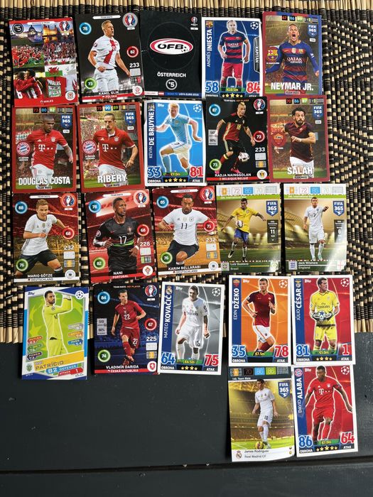 karty piłkarskie kolekcjonerskie