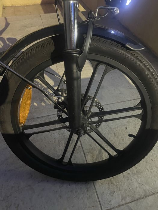 Bicecleta eletrica com throtle