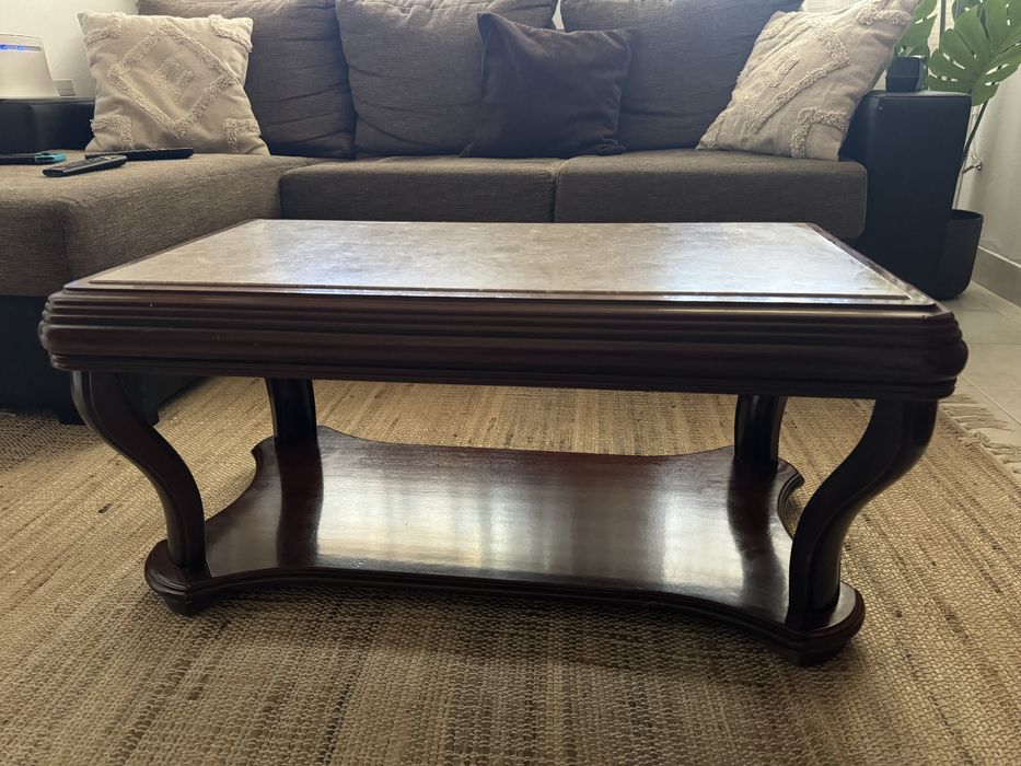 Mesa de centro em madeira e marmore