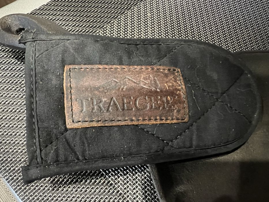 Чугунна сковорода Traeger для грилю