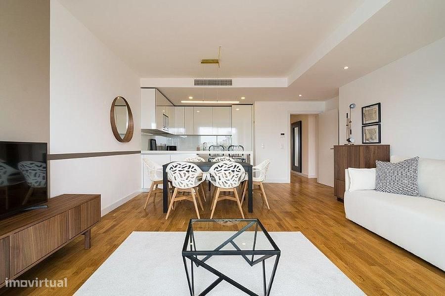 T2 Apartment with View, Avenidas Novas, Lisbon