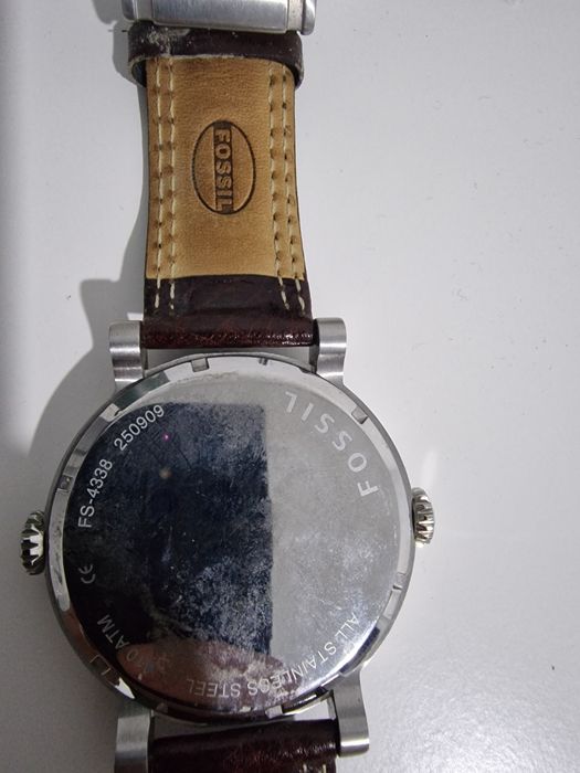 Vendo relogio Fossil com pouco uso em excelente estado