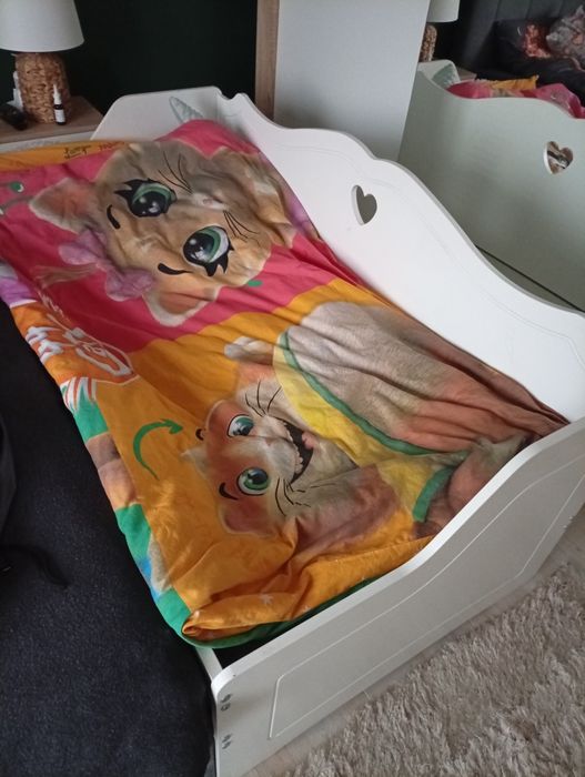 Łóżko dziecięce z szufladą na pościel+ barierka