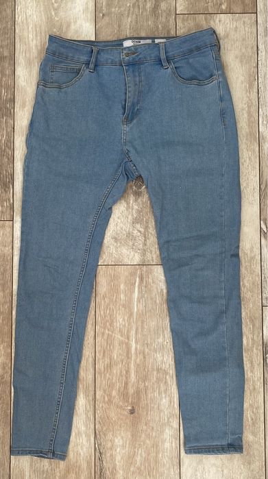 Мужские  джинсы состояние отличное