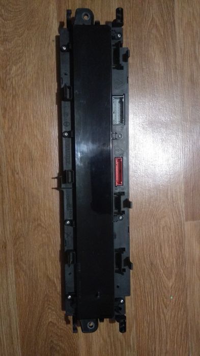 Приборная панель Сценик 2