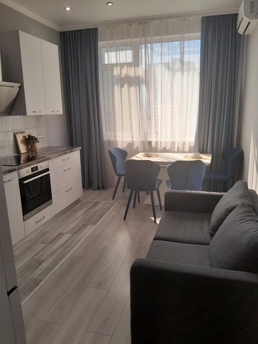 Продам сучасну квартиру у 15-й Перлині. Таїрова. Квартира підходить під державні програми. (360-915)