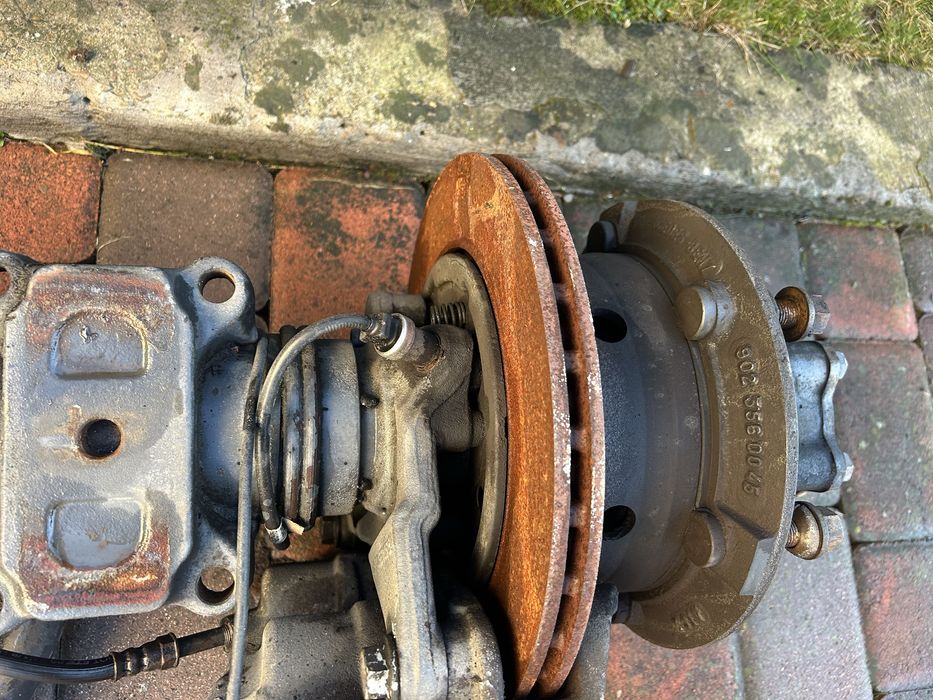 Продаються мости спарка 35:8 і однокаткові 38:13 , 41:11