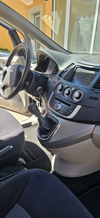 Carrinha mitsubishi grandis 2.0