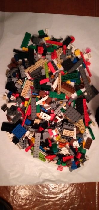 Bonecos Lego + Peças Lego (850g) + 10 Manuais Lego