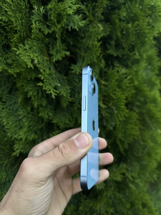 Практично ідеальний Iphone 14