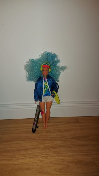 Barbie z deskorolką