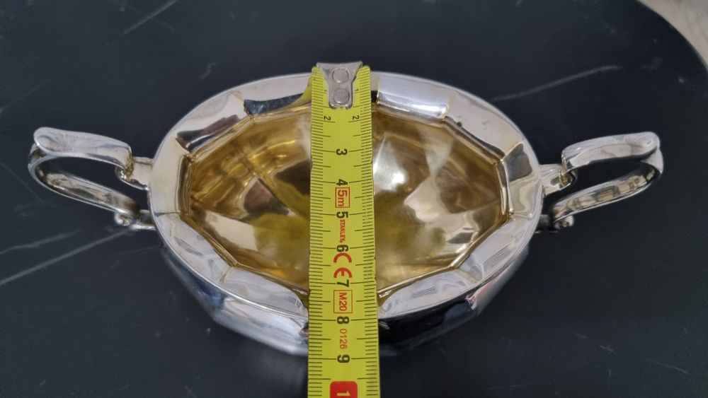 Posrebrzana I sygnowana cukiernica