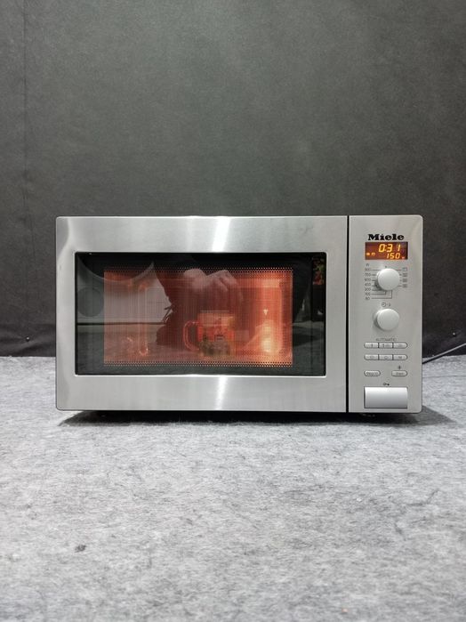 Мікрохвильовка Miele M 8201-1