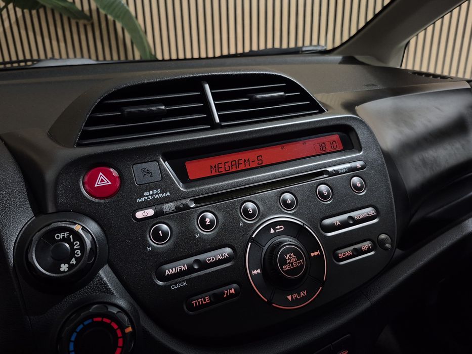 Honda Jazz 1.2 i-VTEC - 2013 | GARANTIA | NACIONAL