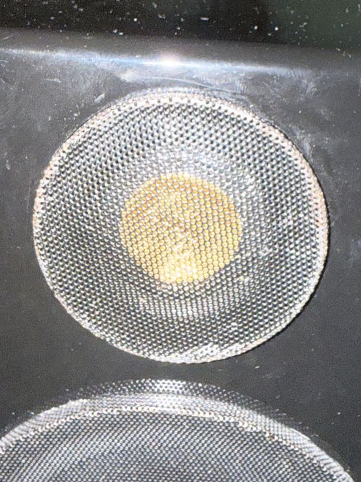 Varias colunas da monitor audio