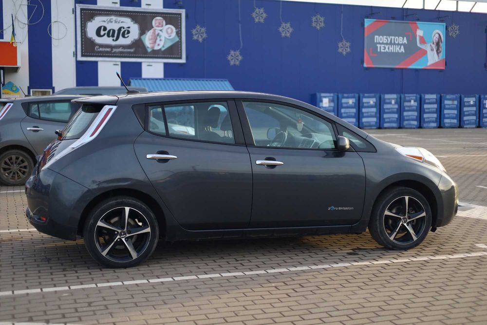 Nissan Leaf 2013  FL (модельний 2014) 24 kWh друга модивікація