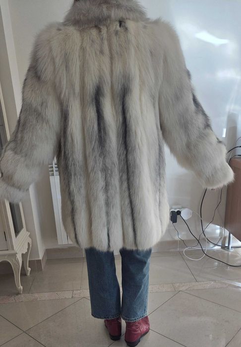 Casaco de Senhora curto em pele de Raposa Australiana