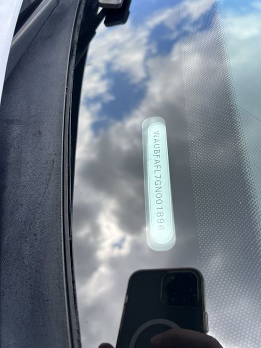 Продам Audi A4 b8 2015