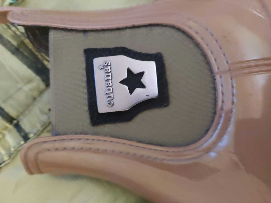Botas Cubanas em bom estado