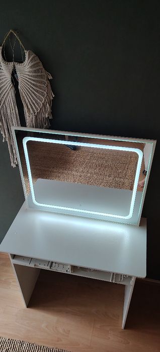 Toaletka do wizażu i makijażu