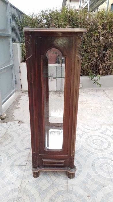 Móvel Vitrine muito antigo