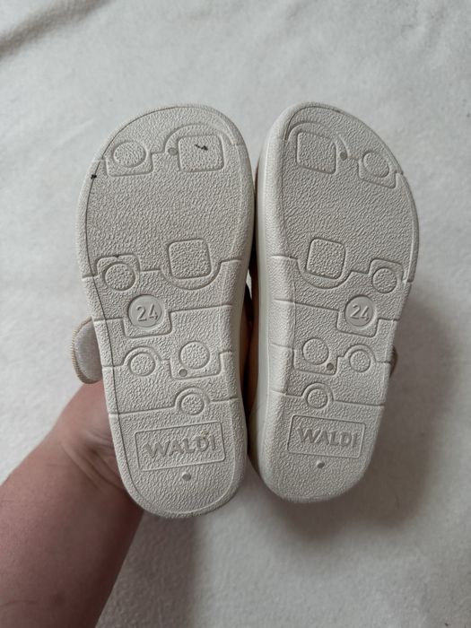Тапочки Waldi в садочок, стан ідеальний