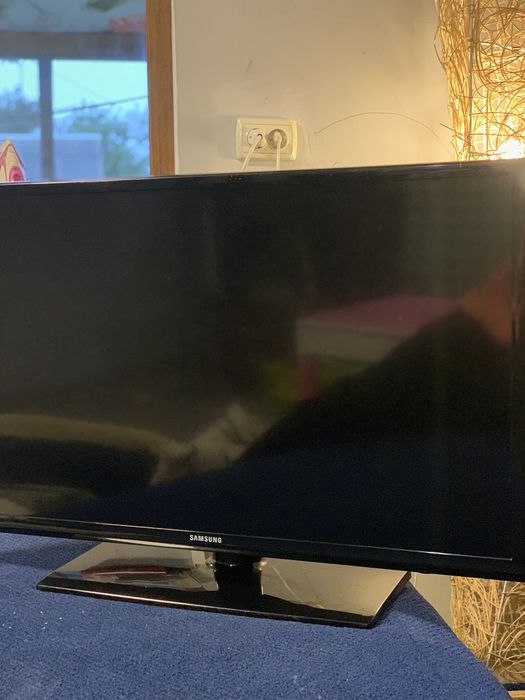 Продам телевізор Samsung UE32EH4003, 32