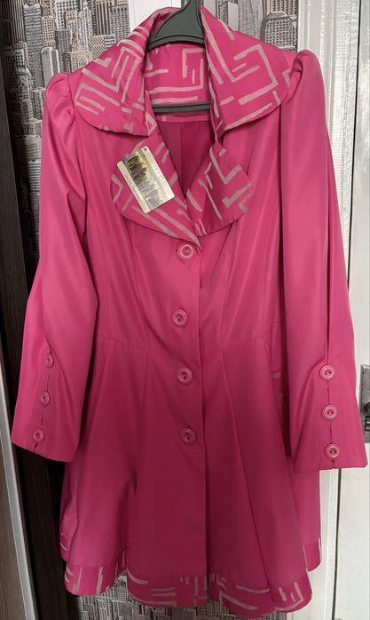 Тренч (плащ) рожевий