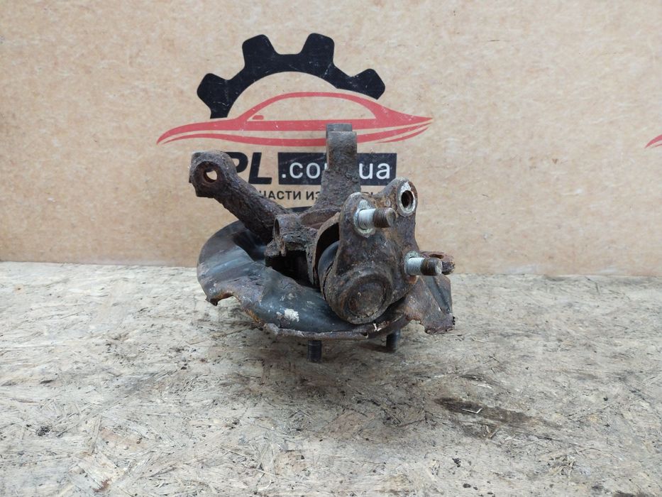 Toyota Corolla E11 95-02 Поворотный кулак передний левый цапфа ступица