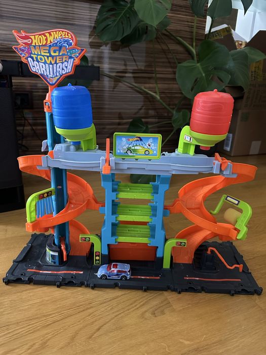 Траса Hot Wheels City Автомийка Мегавежа оригінал хот вілс