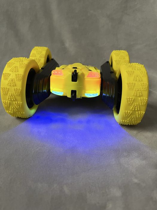 Трюкова машинка на радіокеруванні Stunt Car