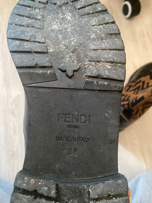 Botki skórzane marki Fendi