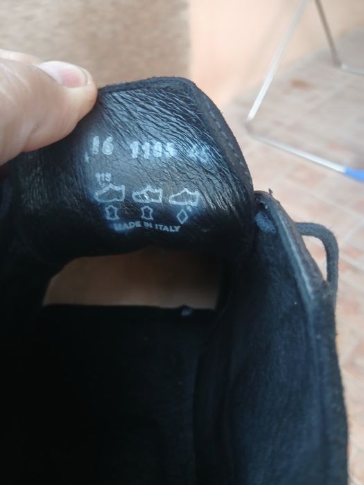 Продам ботинки новые Италия  43-44 размер