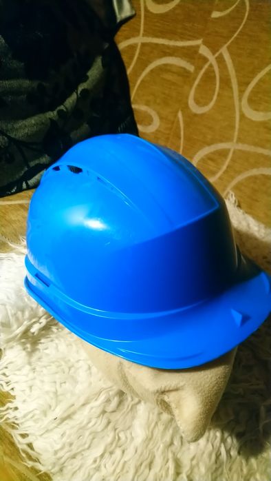 Kask roboczy rozmiar 53-63 cm.